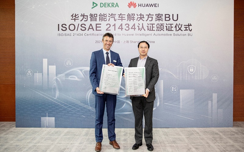 Gerhard L&uuml;bken and Ding Xu